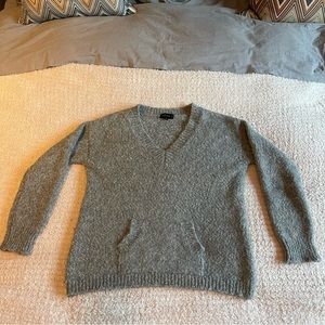 Barney’s Oversized V-neck Wool Sweater in Grey. Women’s Small.